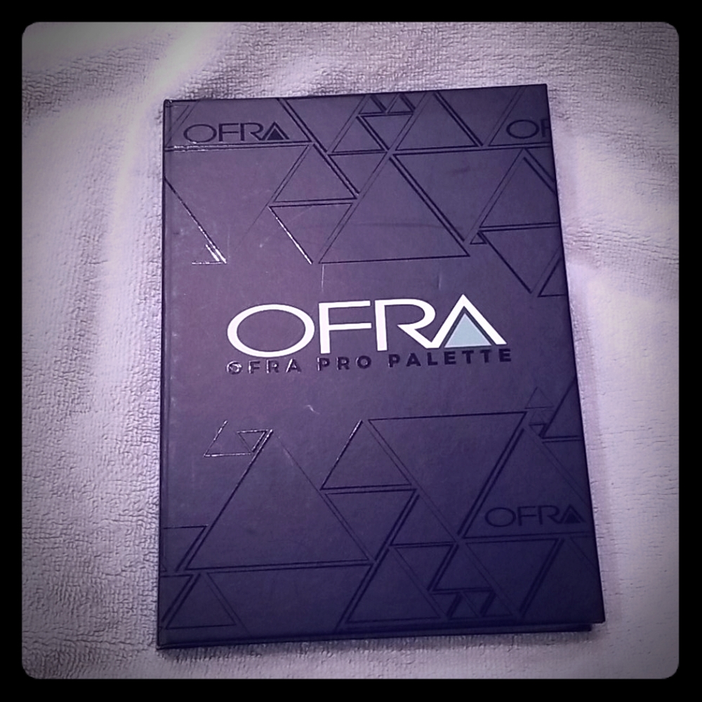 Ofra Bright Addiction Eyeshadow Palette